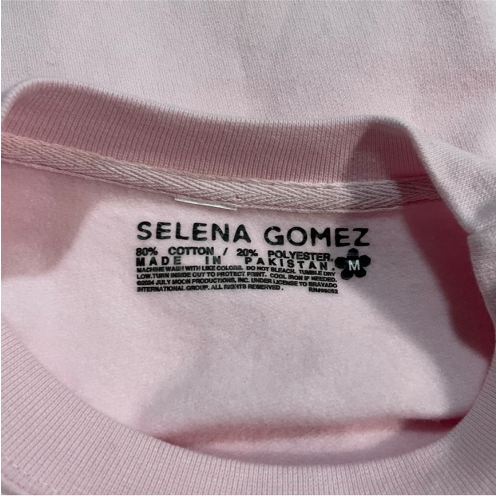 Selena Gomez Pink Sweatshirt M Wait Til I Turn My Love On Eyes Sunglasses - Picture 4 of 5